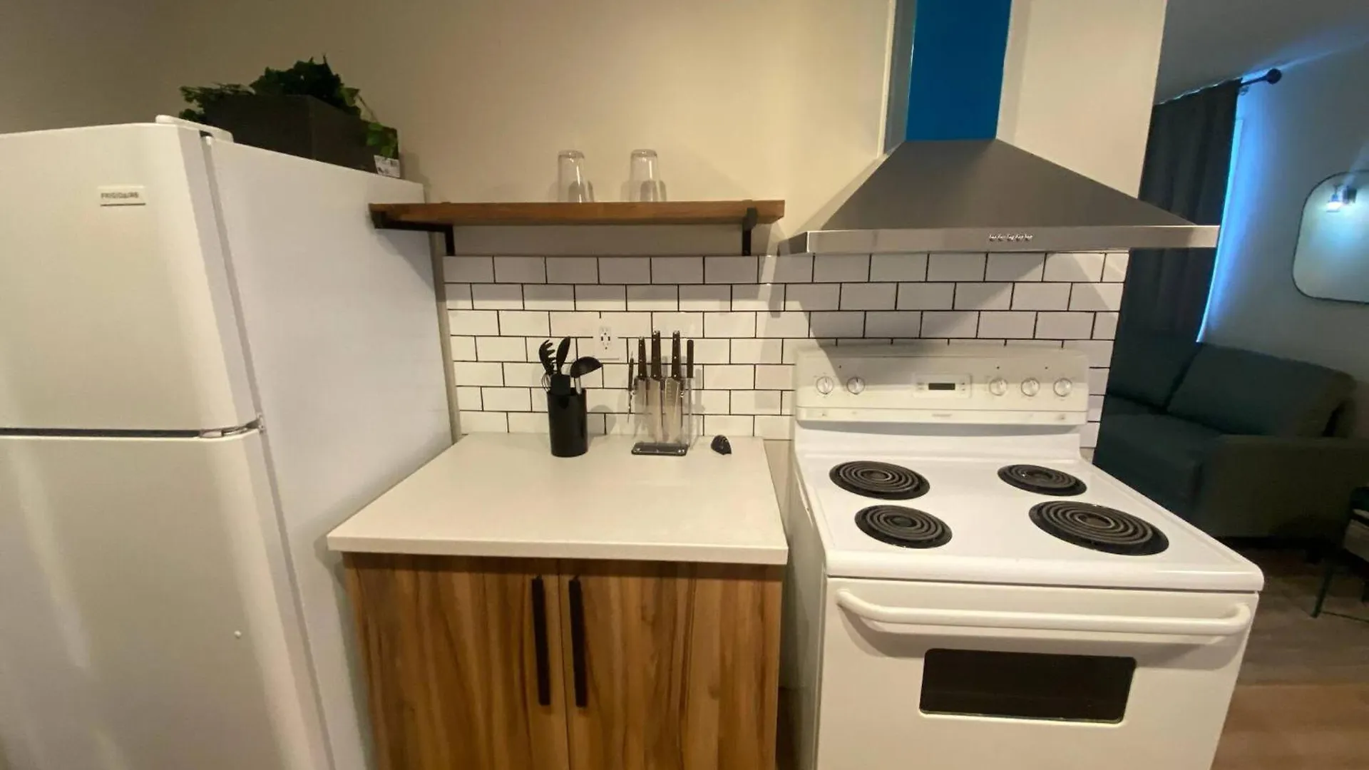 אדמונטון Newly Renovated 1Br1Ba With Asian Style Tea Room בית הארחה